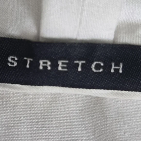 Chic White Ruffled Blouse - Picture 5 of 11